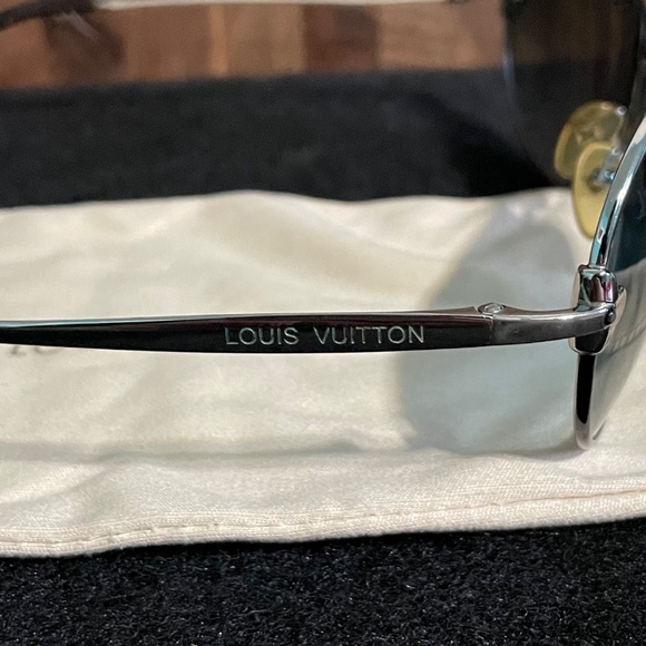 Louis Vuitton Aviator Sunglasses - Picture 11 of 12
